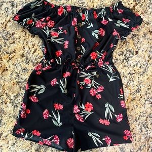 Black floral Romper HINT OF BLUSH